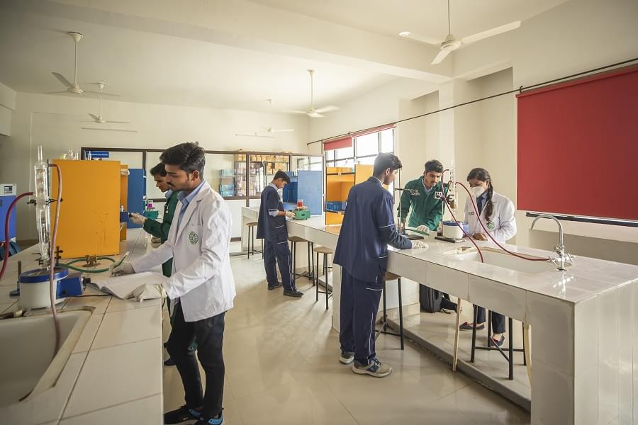 Hygia Institute of Pharmaceutical Education and Research Lucknow Laboratories photo 17