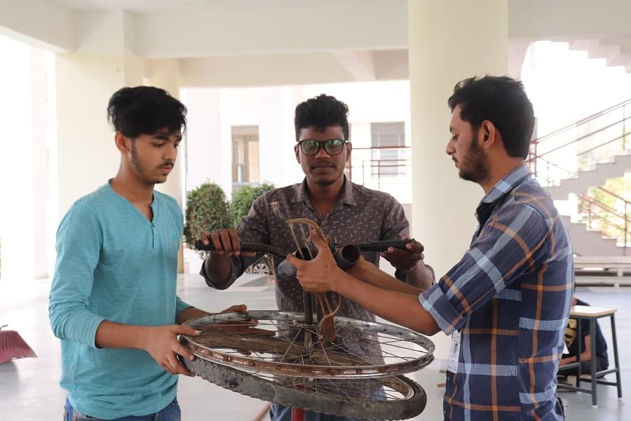 Centre for Design Excellence Jaipur Metal Workshop photo 6