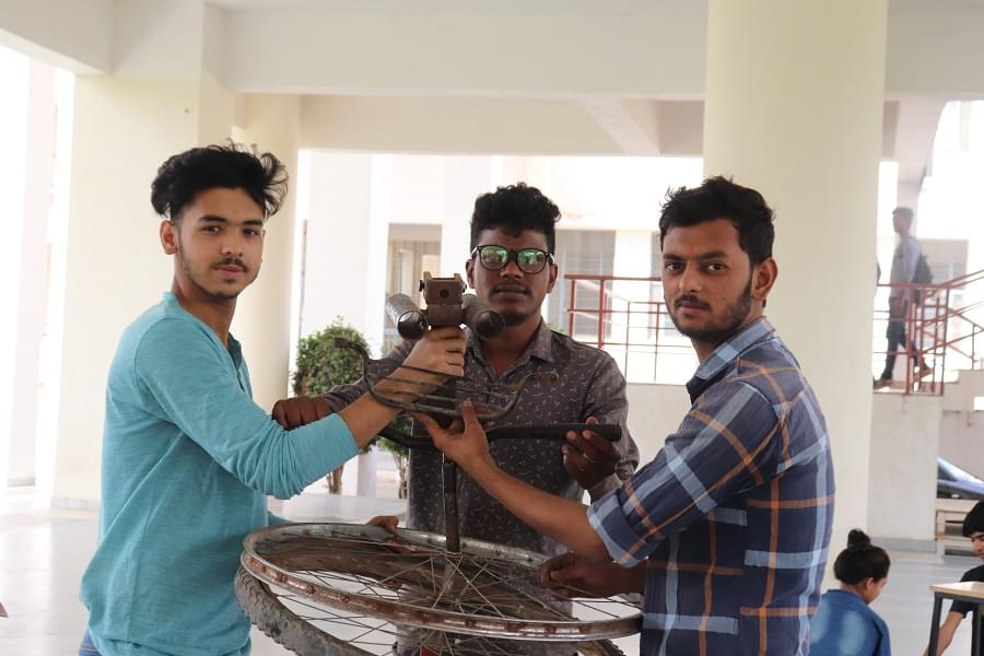 Centre for Design Excellence Jaipur Metal Workshop photo 7