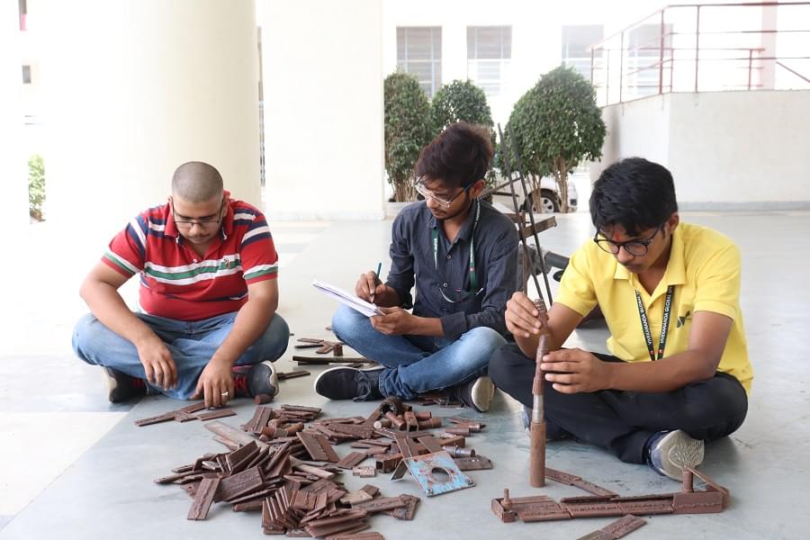 Centre for Design Excellence Jaipur Metal Workshop photo 8