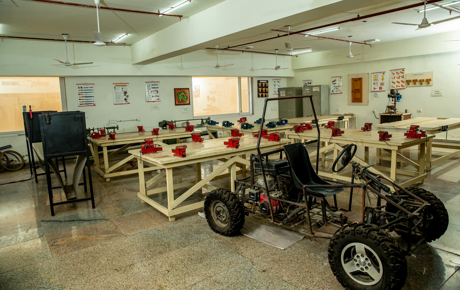 K.R. Mangalam University Gurugram Academic Building photo 1