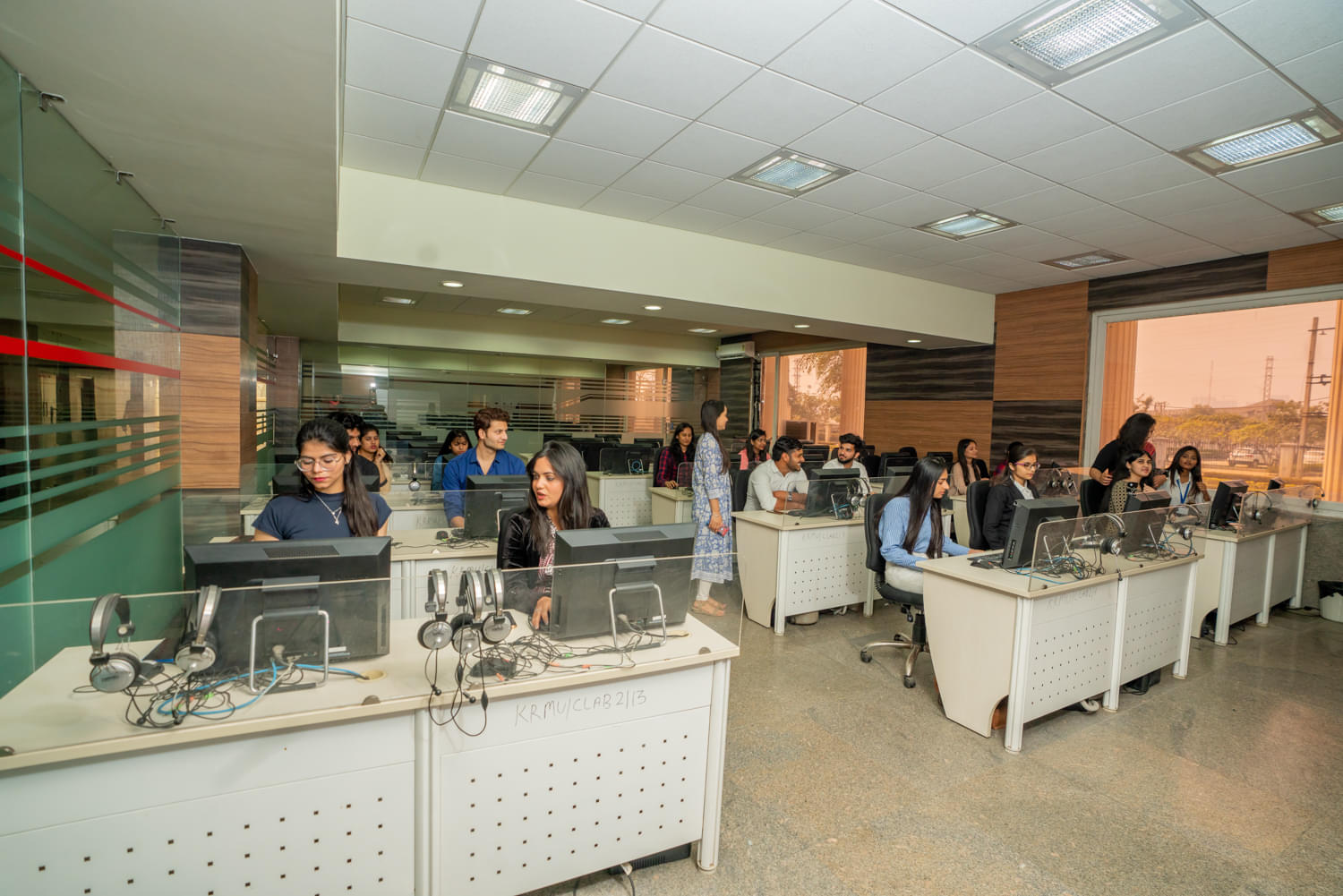 K.R. Mangalam University Gurugram Academic Building photo 16