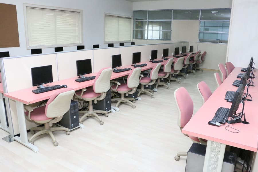 Atmiya University Rajkot Computer Lab photo 5