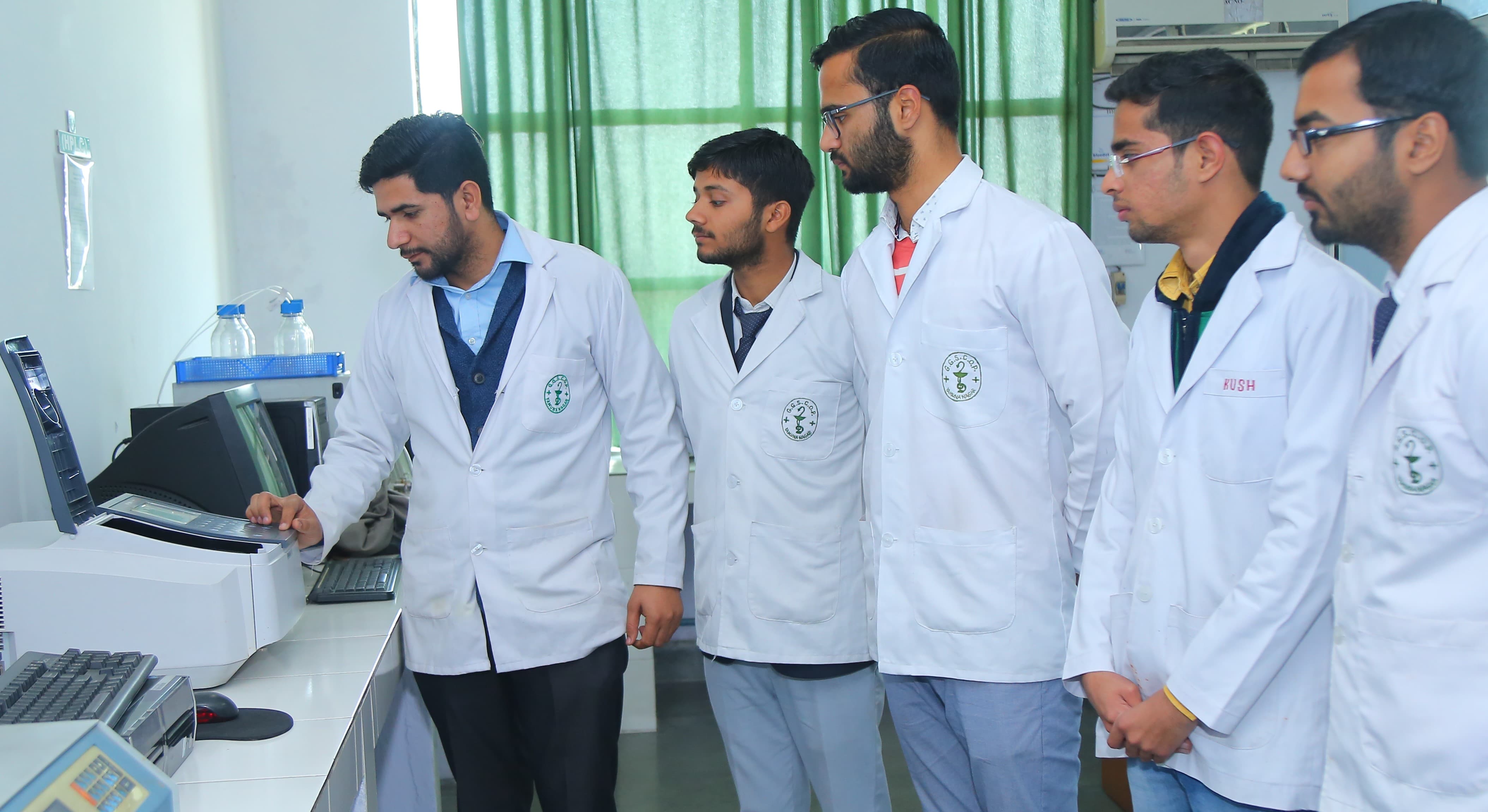 Guru Gobind Singh College of Pharmacy Yamuna Nagar Laboratory photo 1