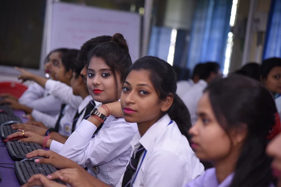 Kingston School of Management and Science Kolkata Lab photo 4