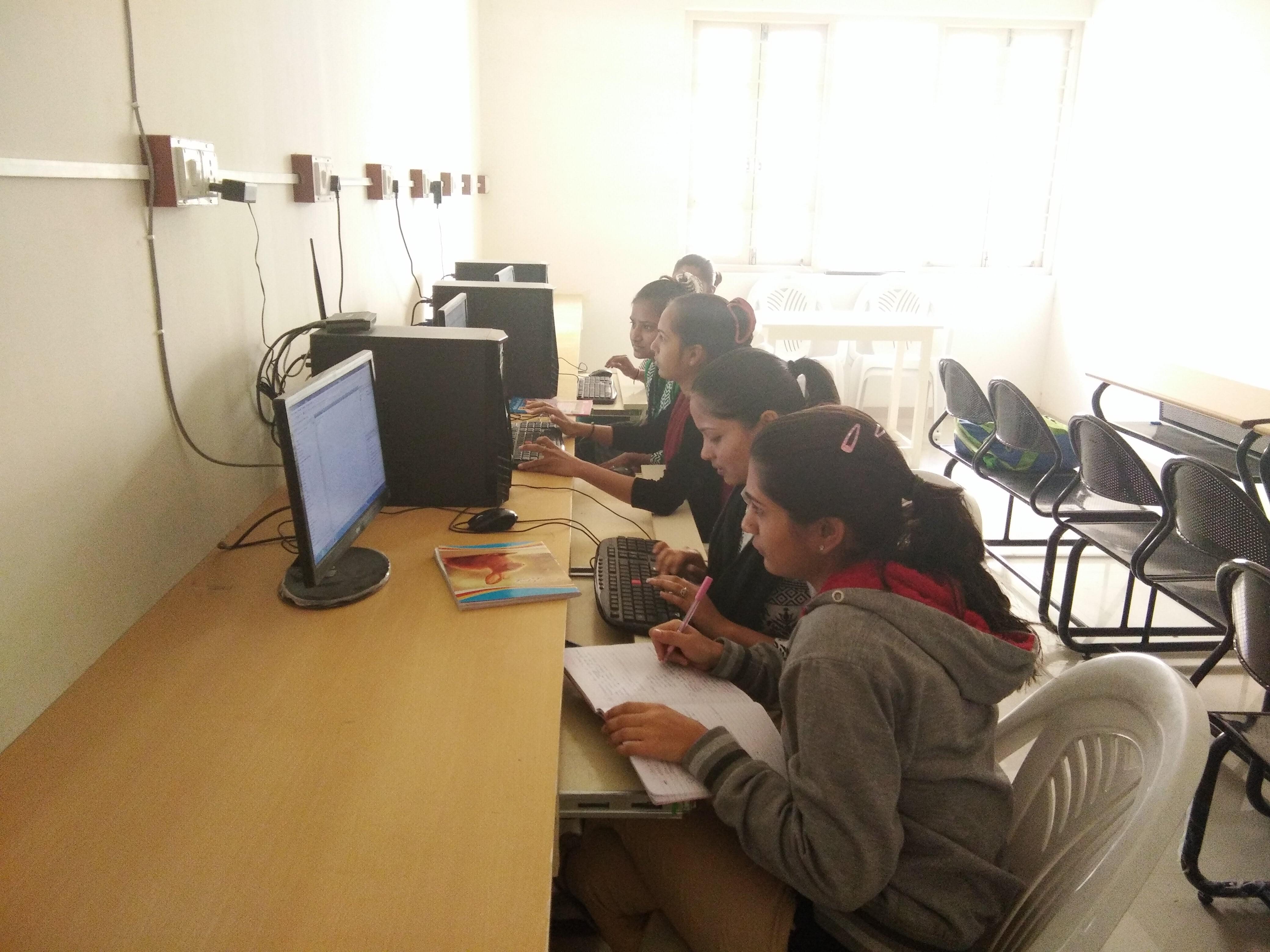 Shree Kokilaben Karsanbhai Patel Girls Science College Kadi Facility photo 5