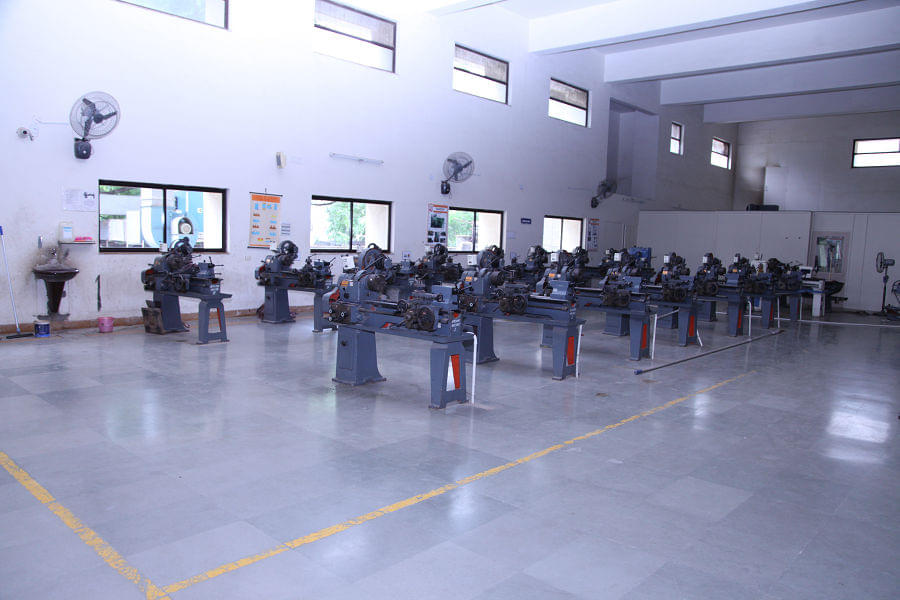 Atmiya Institute of Technology and Science, Atmiya University Rajkot Workshop photo 1