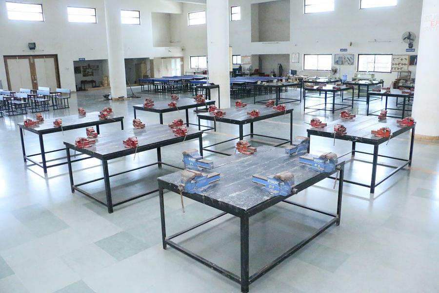 Atmiya Institute of Pharmacy, Atmiya University Rajkot Workshop photo 5