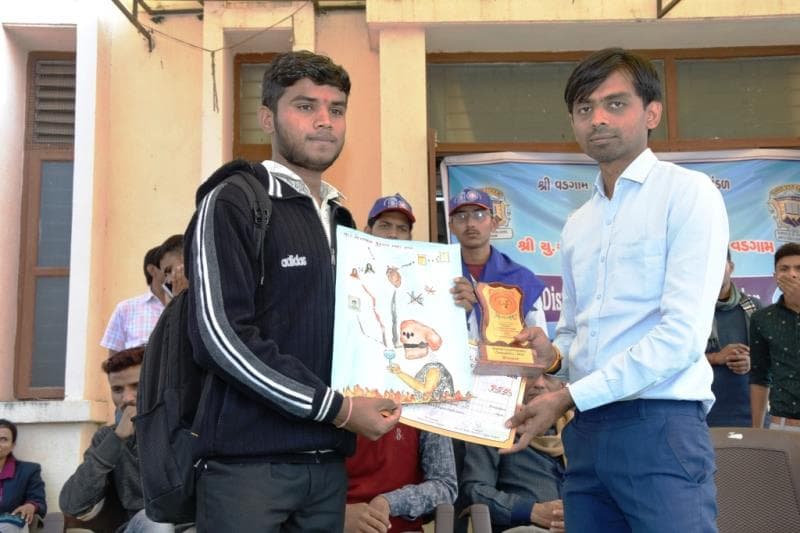 Shree UH Chaudhari Arts & Commerce College Banaskantha Painting Competition photo 2