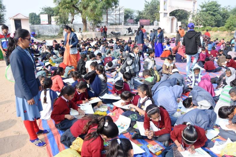 Shree UH Chaudhari Arts & Commerce College Banaskantha Painting Competition photo 5