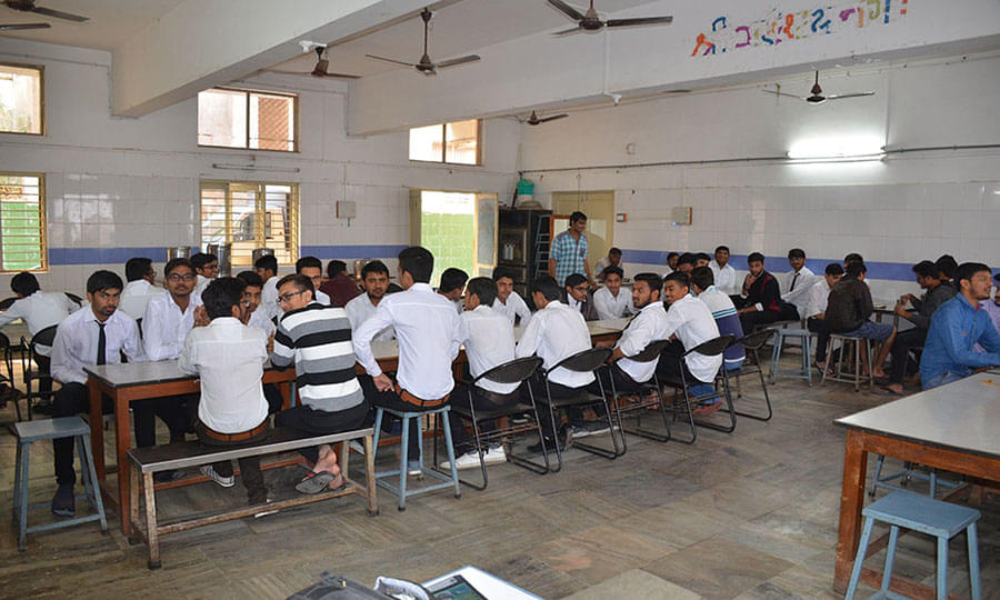 Shree Shamalaji Homeopathic Medical College, Hospital & Research Institute Godhra hostel photo 5