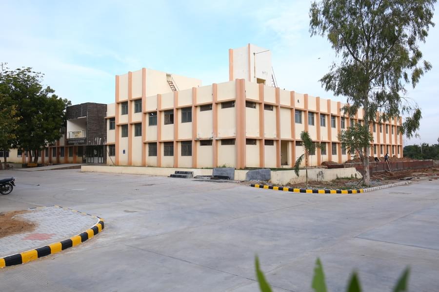 SPU Visnagar Academic Building photo 5