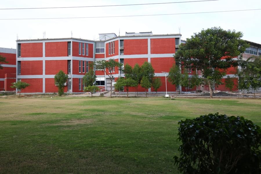 SPU Visnagar Academic Building photo 6