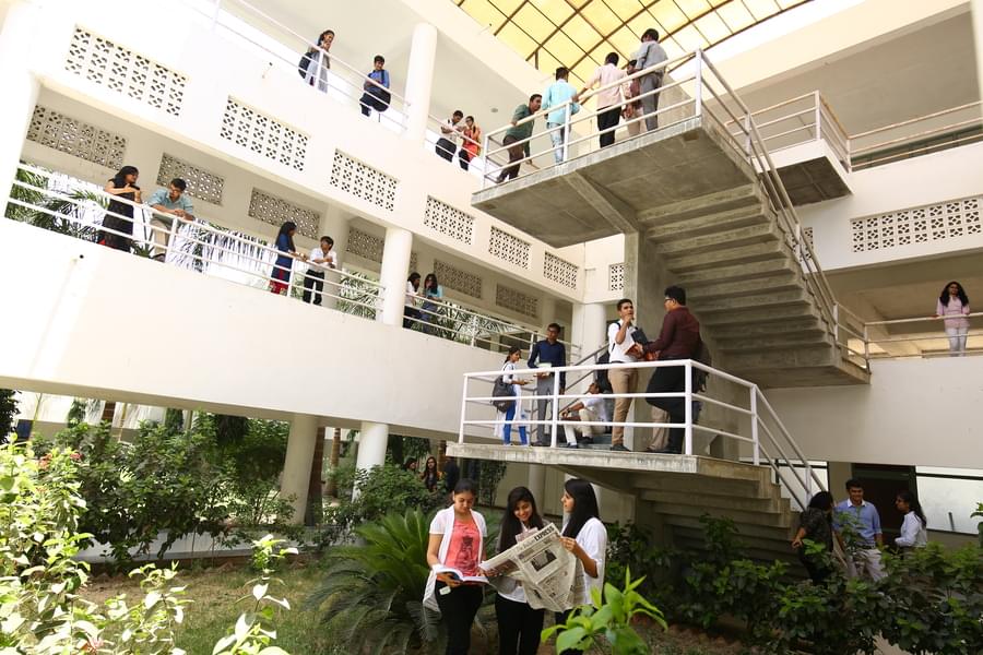 SPU Visnagar Academic Building photo 12