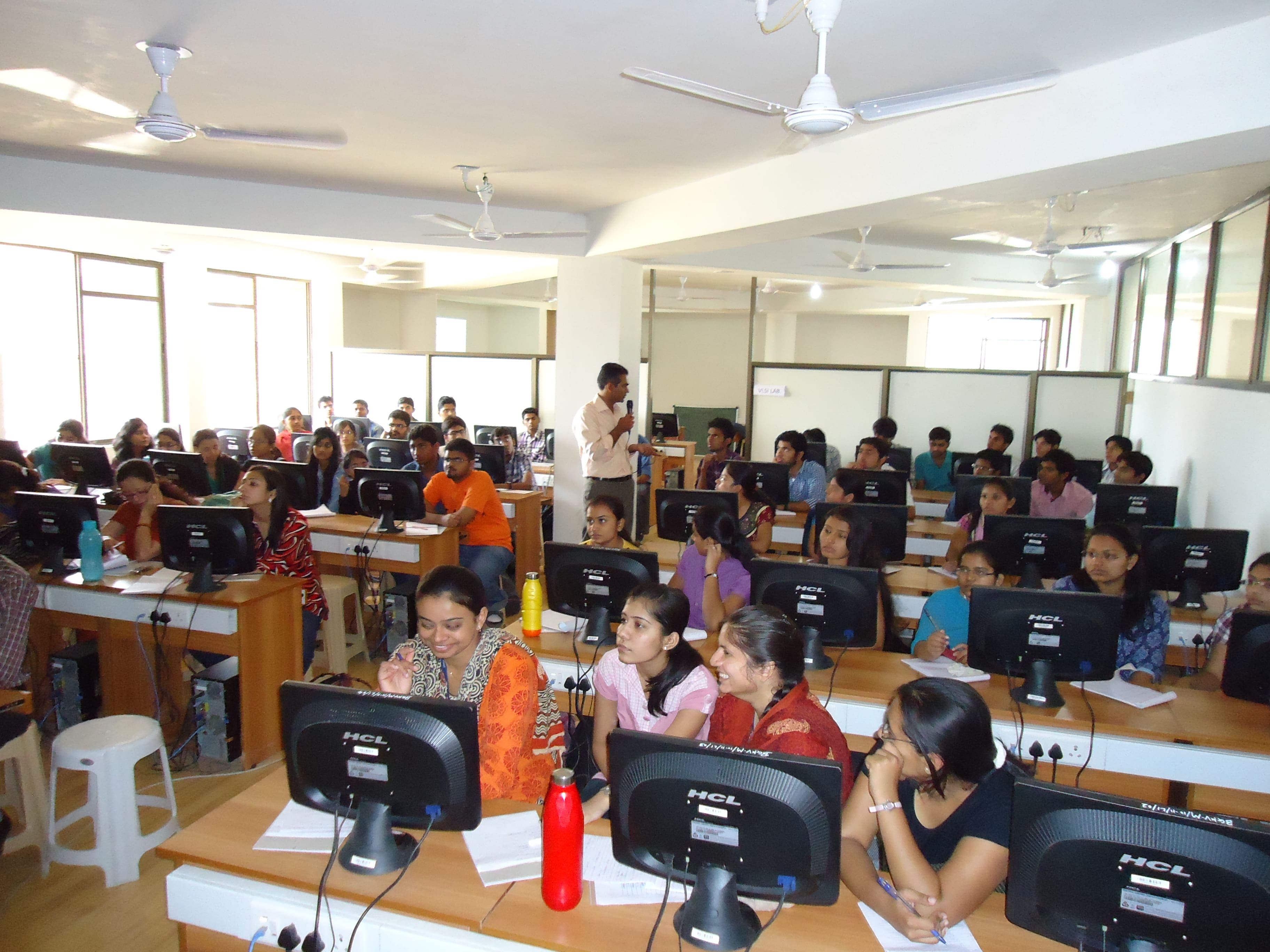 Shankersinh Vaghela Bapu Institute of Pharmacy Gandhinagar College Campus photo 3