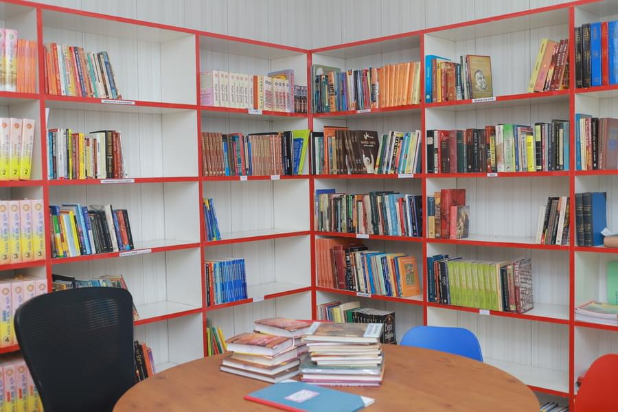 Guru Nanak Institute of Hotel Management Kolkata Library photo 11