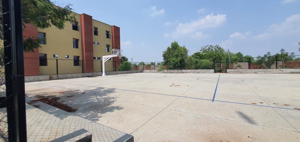 ITM SLS Baroda University College campus photo 8