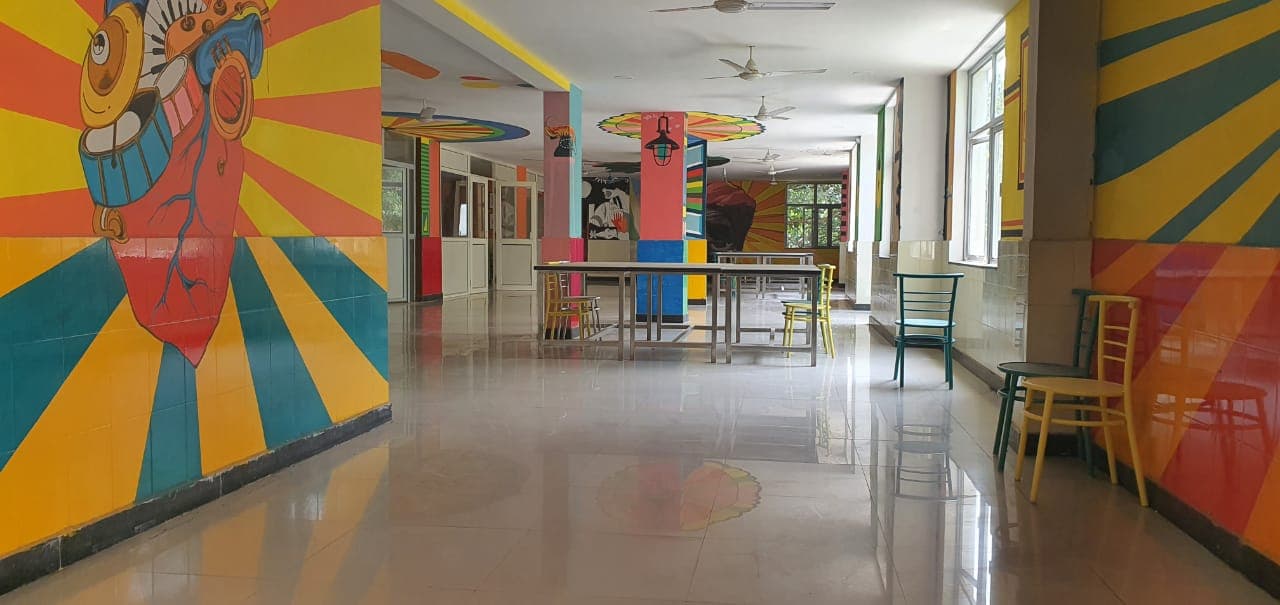 ITM SLS Baroda University College campus photo 7