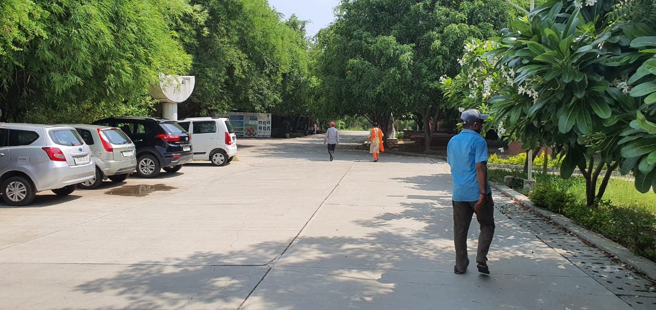 ITM SLS Baroda University College campus photo 6