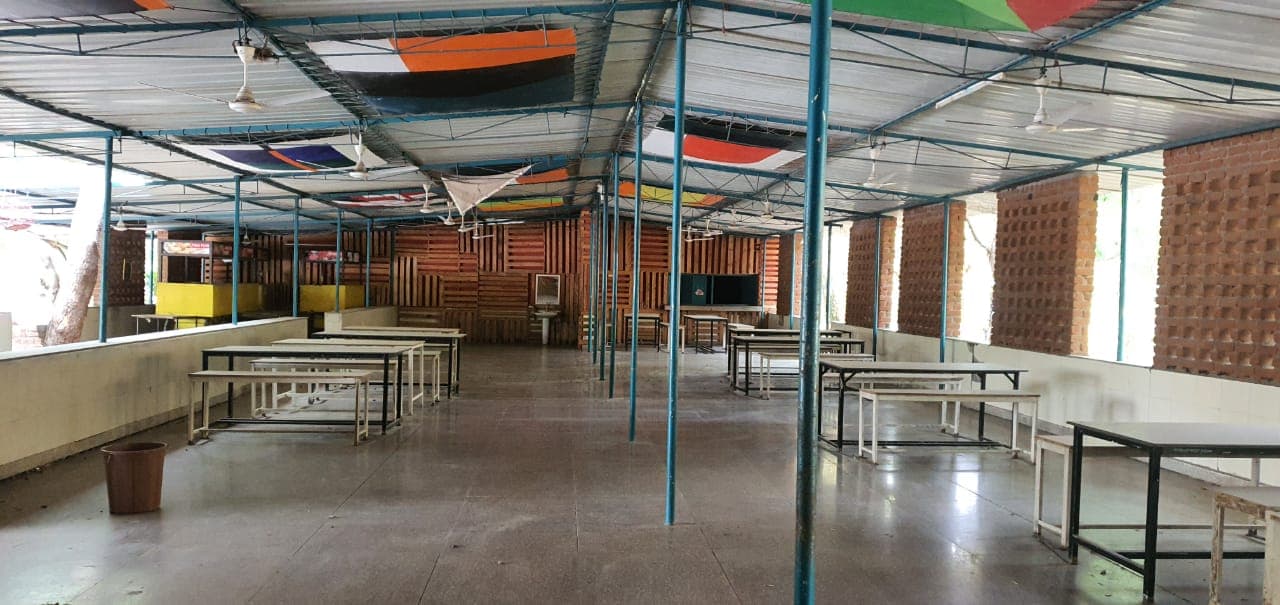 ITM SLS Baroda University College campus photo 4