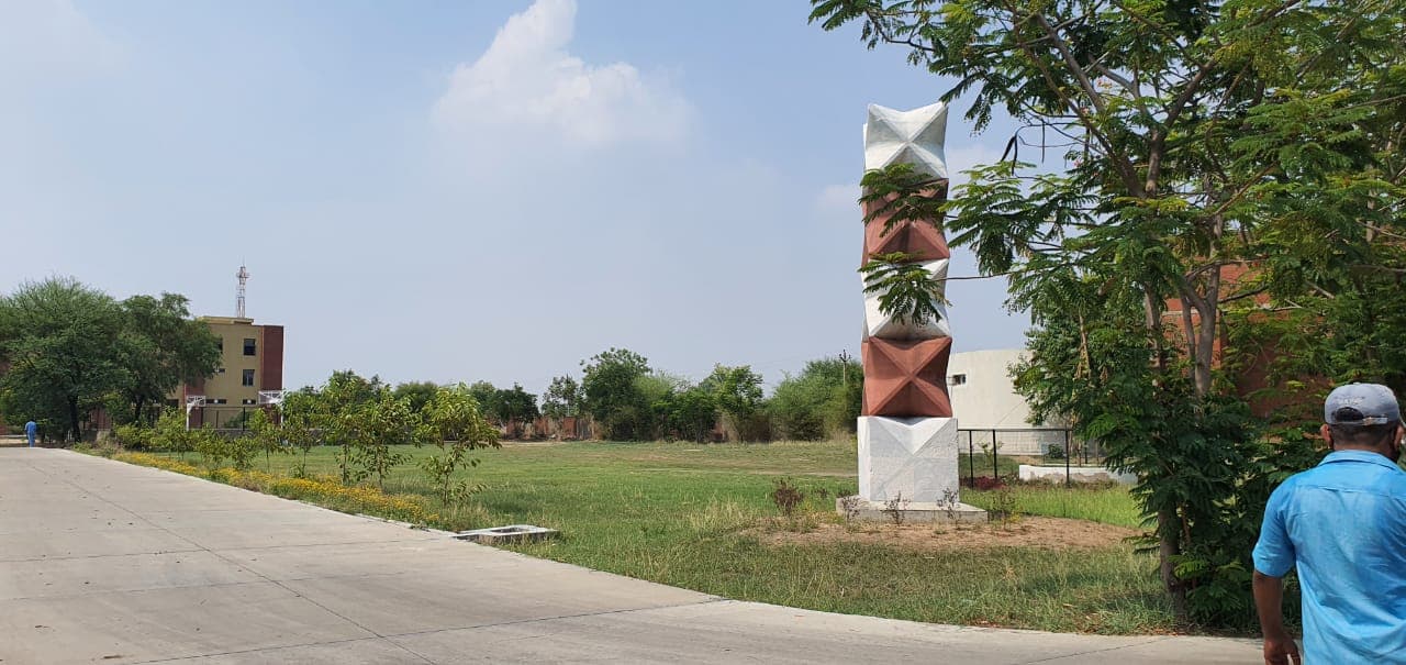 ITM SLS Baroda University College campus photo 14