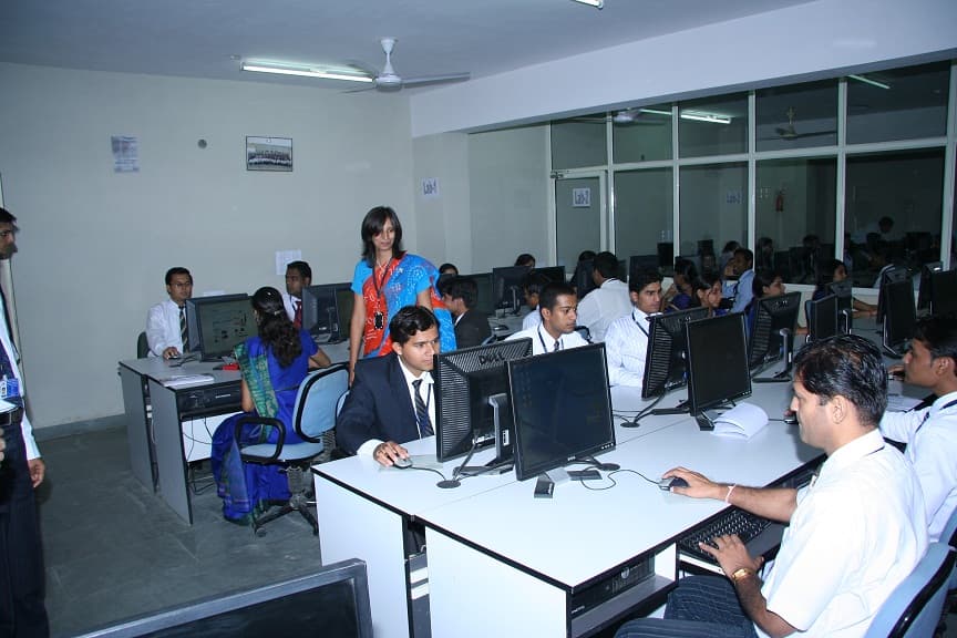 Acropolis Faculty of Management and Research Indore Campus Life photo 9