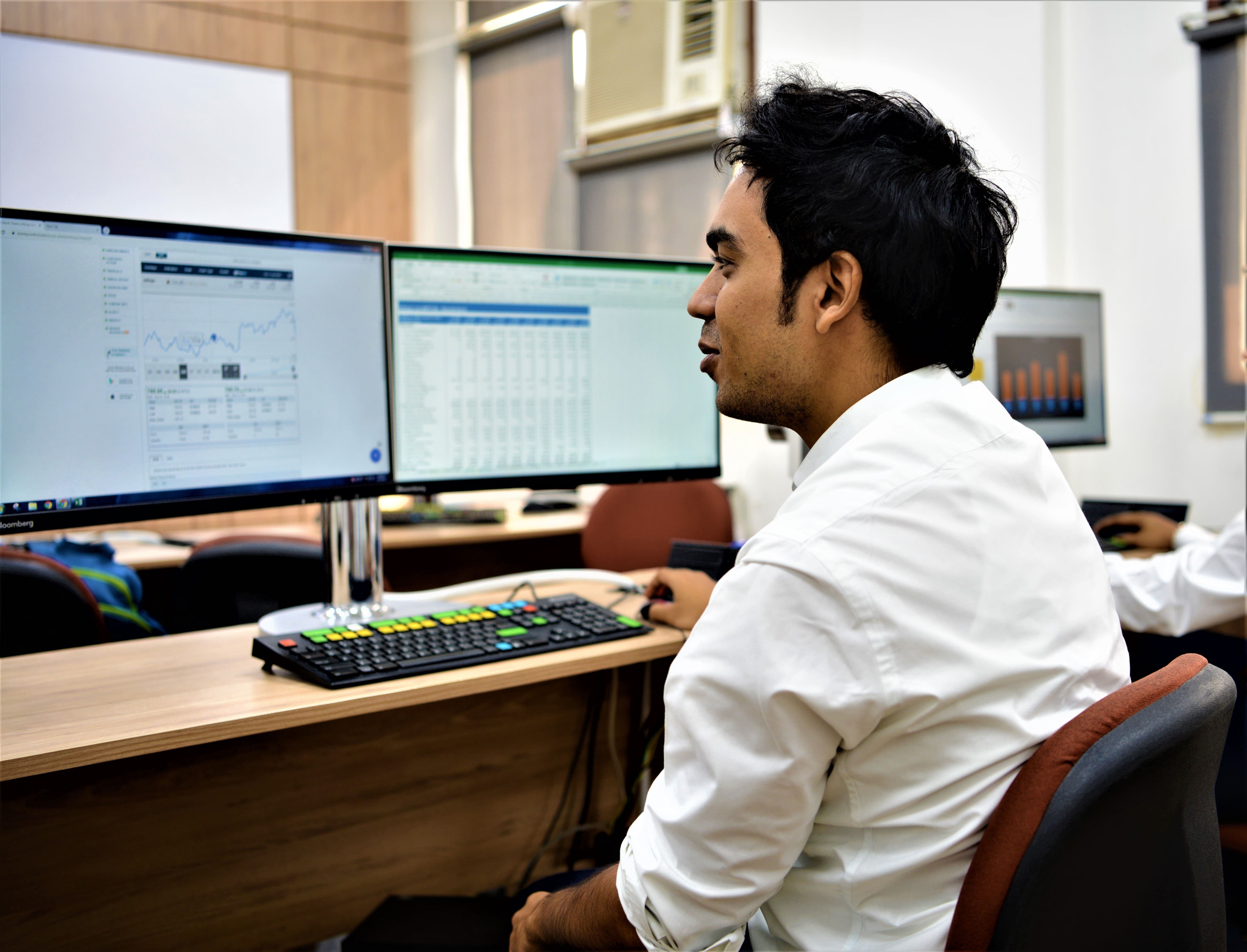 LBSIM Delhi Bloomberg and other comps photo 5