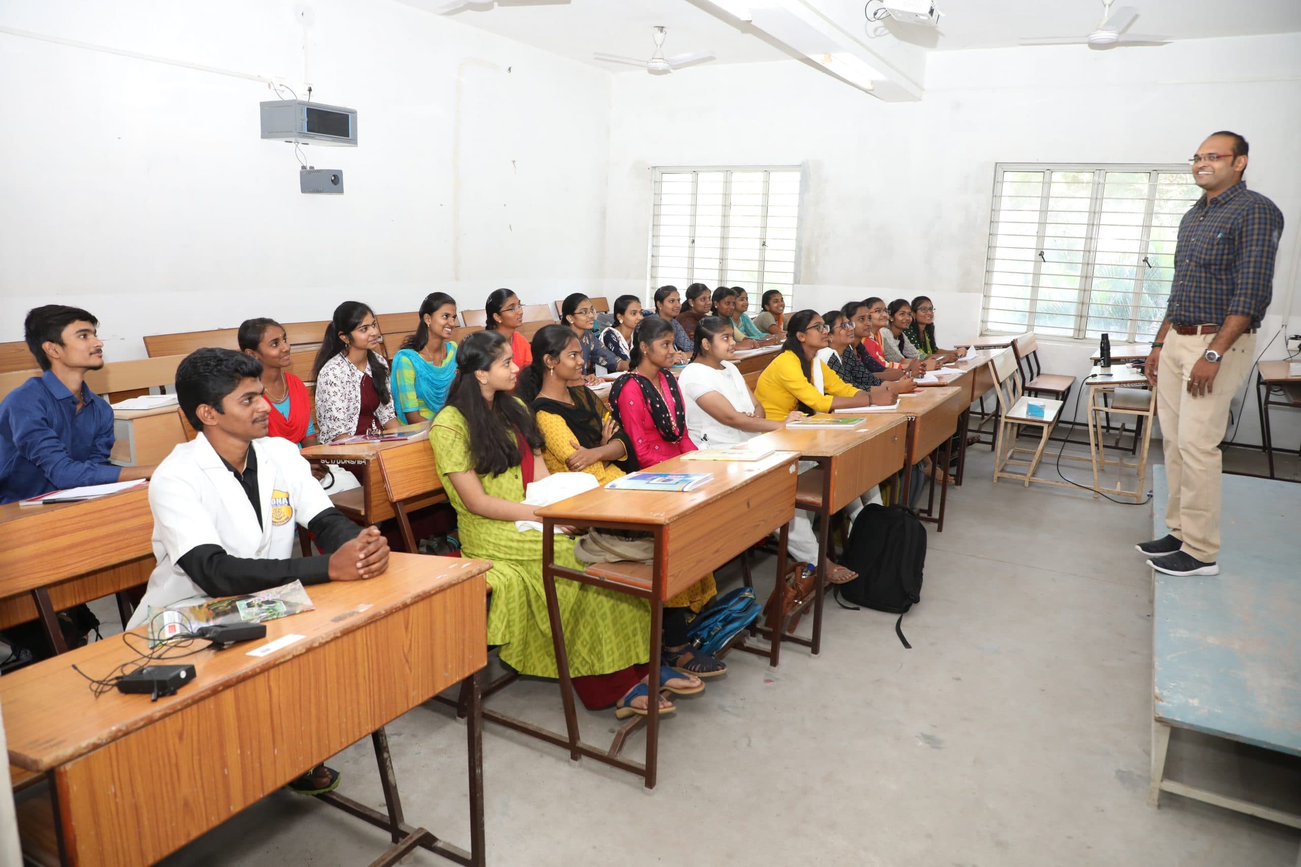 Sona Medical College of Naturopathy and Yoga Salem College labs and classroom photo 9