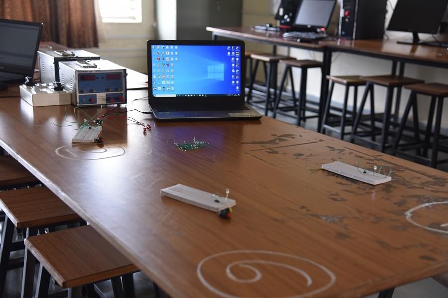 Cummins College Of Engineering For Women Nagpur Technical Event photo 4