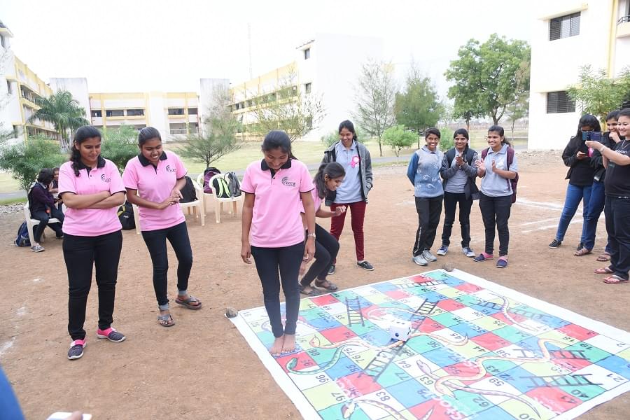 Cummins College Of Engineering For Women Nagpur Technical Event photo 8