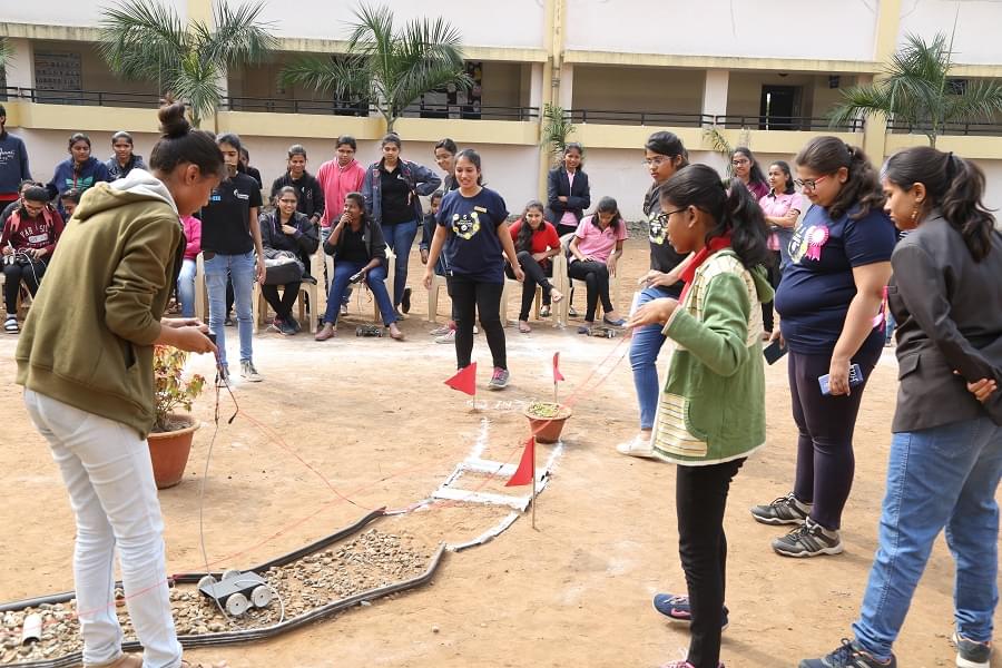 Cummins College Of Engineering For Women Nagpur Technical Event photo 21