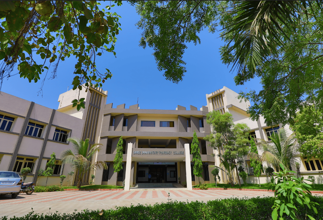 Shree Dhanvantary Pharmacy College Surat Campus photo 2