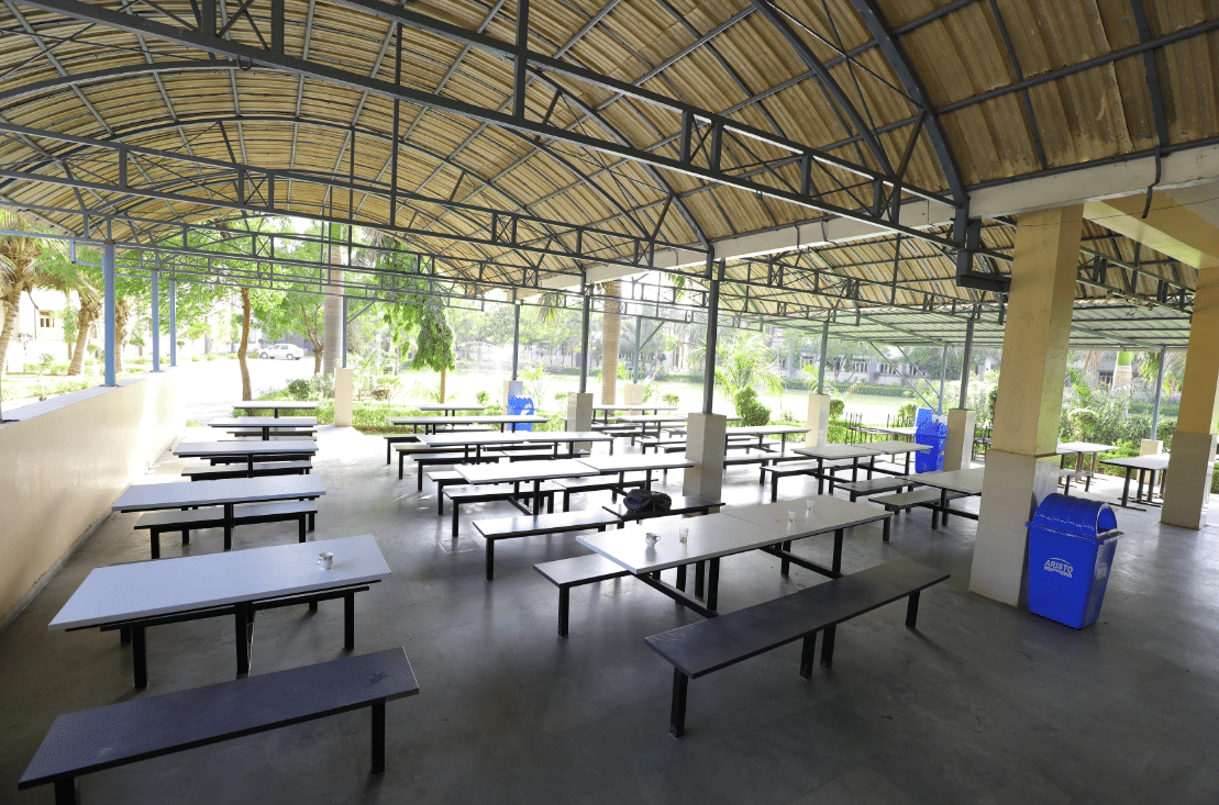 Shree Dhanvantary Pharmacy College Surat Campus photo 1