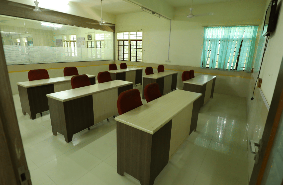 Shree Dhanvantary Pharmacy College Surat Campus photo 10