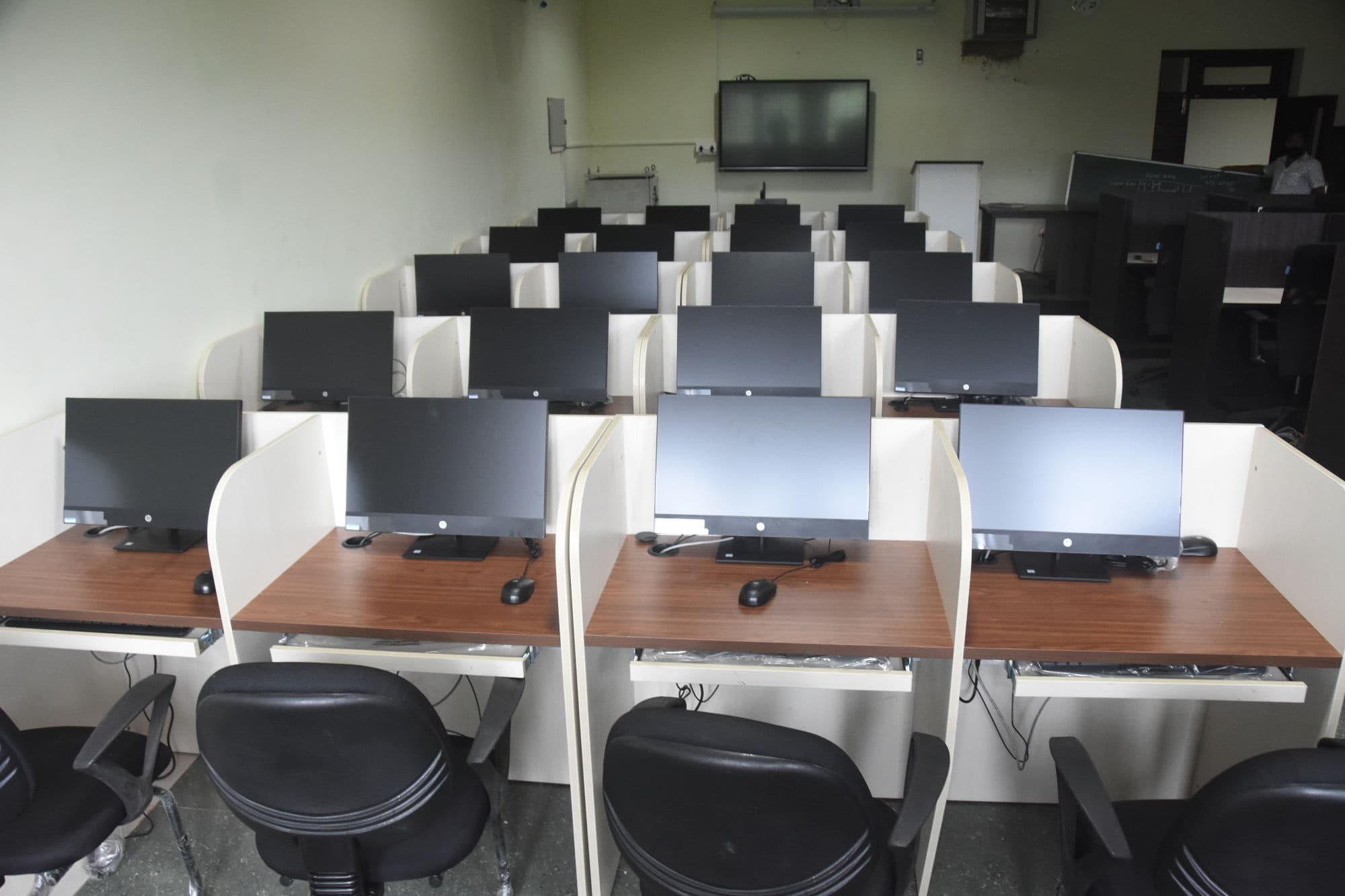 Sant Sohirobanath Ambiye, Government College of Arts and Commerce Pernem Facility photo 3