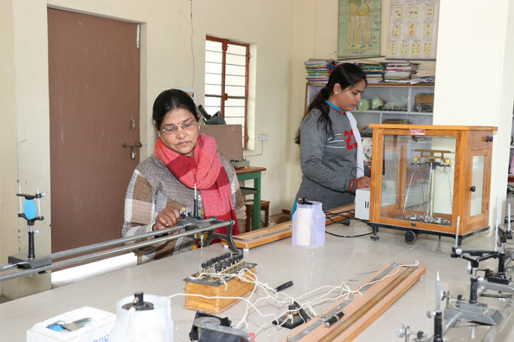 Guru Teg Bahadur Paramedical Institute Shahjahanpur Photos photo 2