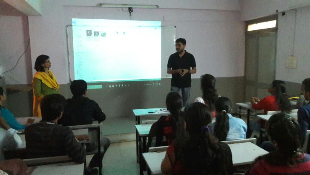Arena Animation Sayajigunj Vadodara Guest Workshop by Faculty photo 2