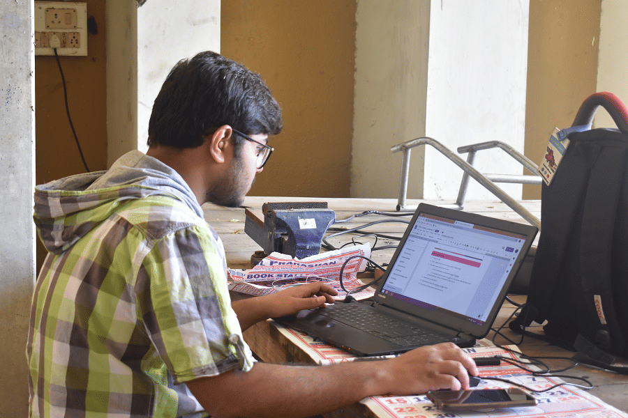 Saffrony Institute of Technology & S.P.B. Patel Engineering College Ahmedabad Hackathon photo 5