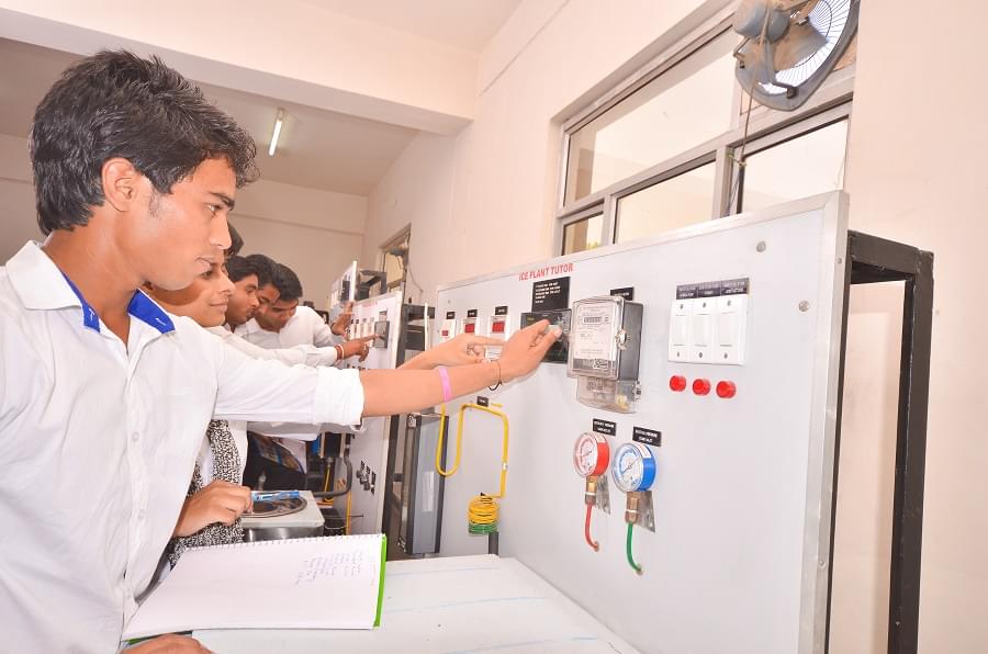 Advanced Institute of Pharmacy Palwal Infrastructure & Facilities photo 11