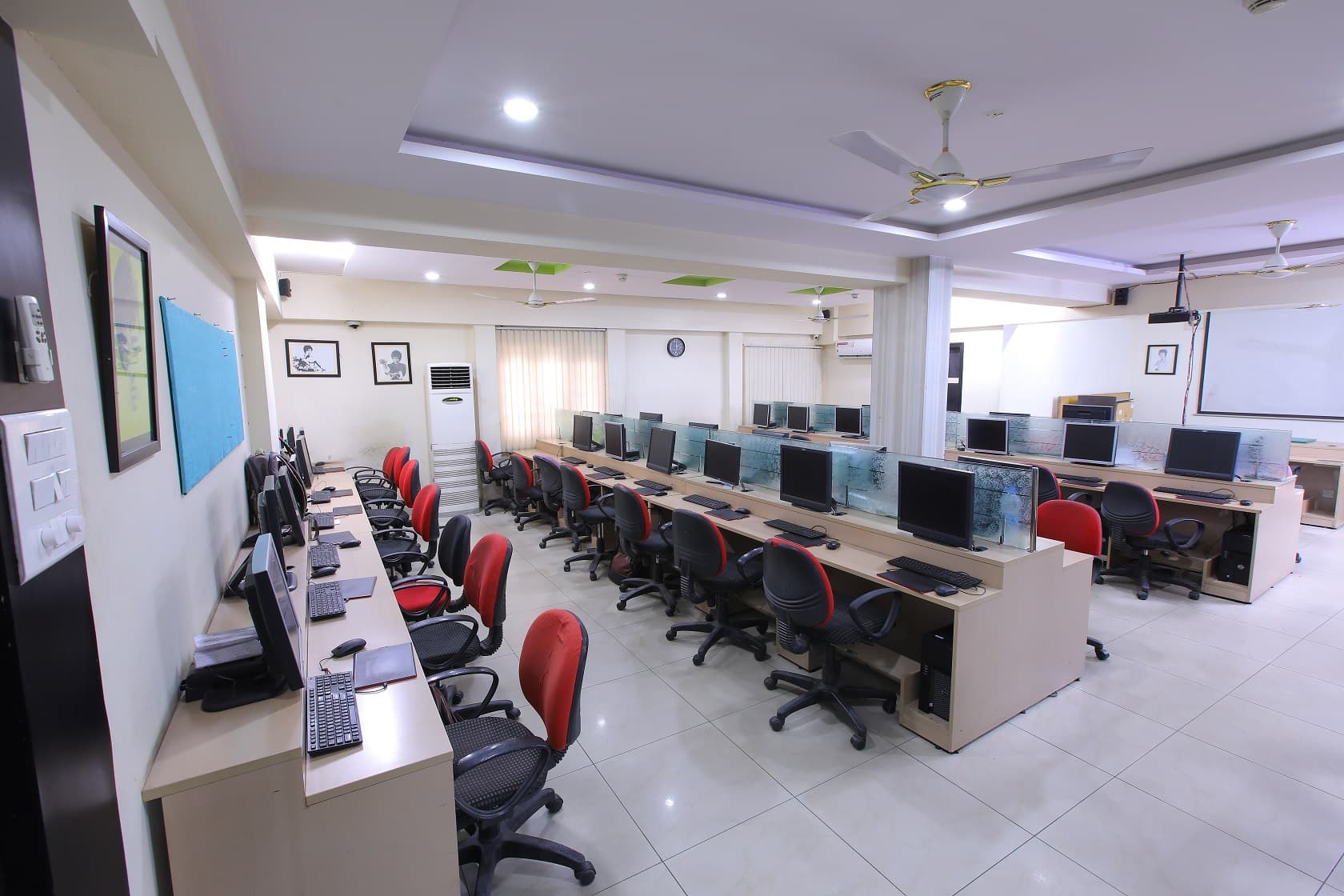 Creative Multimedia College of Fine Arts Hyderabad Academic Building photo 12