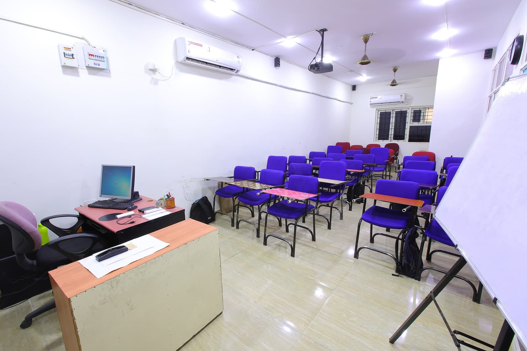 Creative Multimedia College of Fine Arts Hyderabad Academic Building photo 19