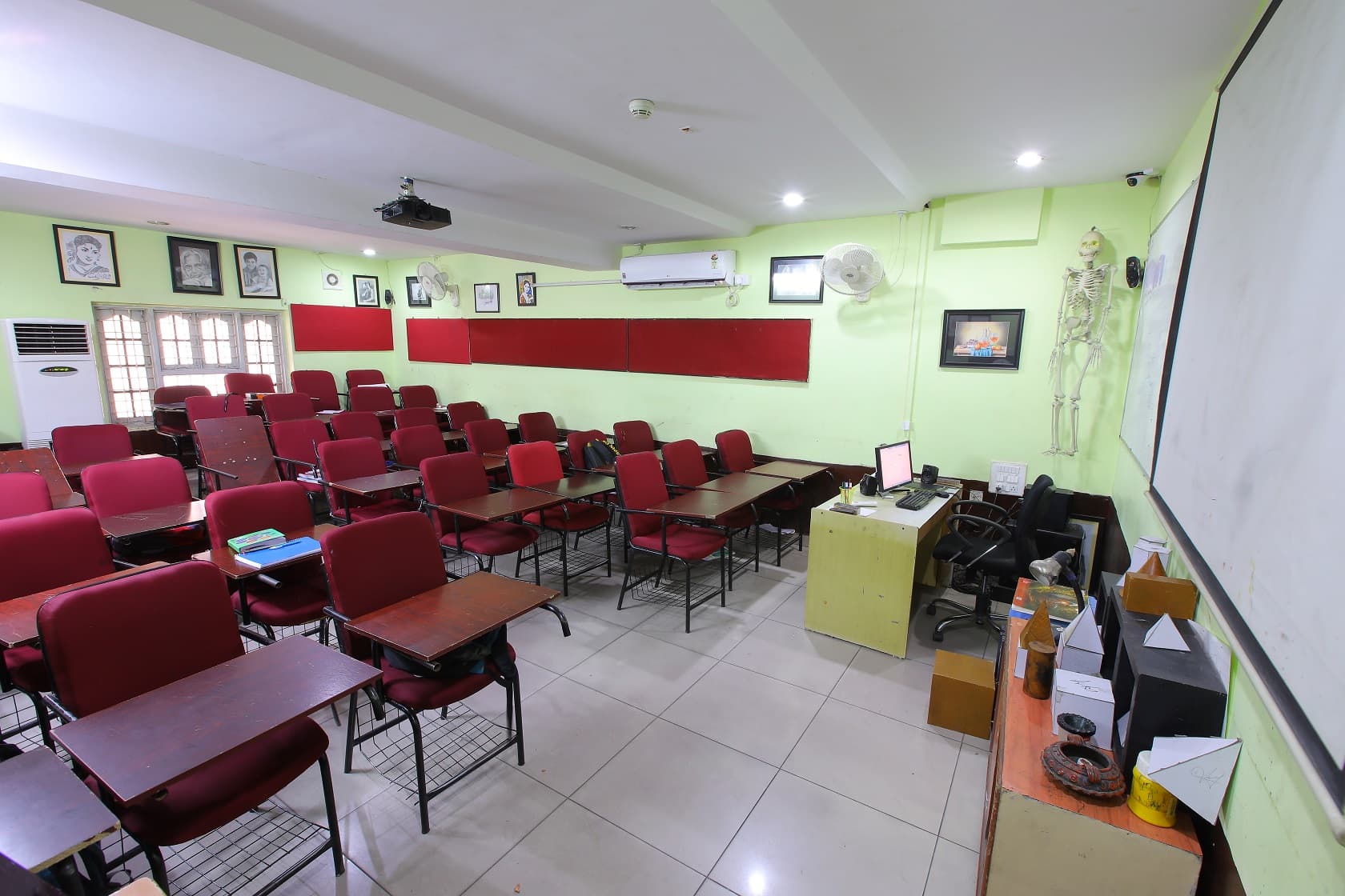 Creative Multimedia College of Fine Arts Hyderabad Academic Building photo 25