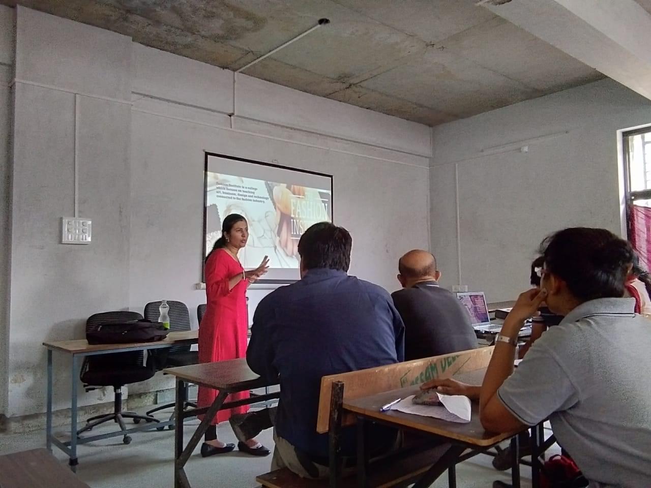 Anantrao Pawar College of Architecture Pune Lecture on Fashion Design photo 1