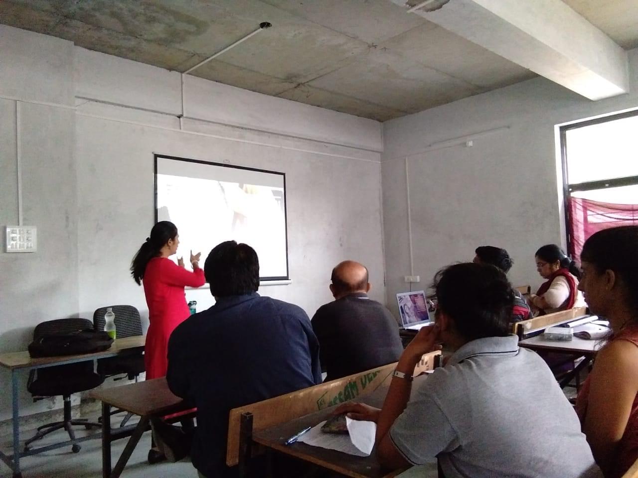 Anantrao Pawar College of Architecture Pune Lecture on Fashion Design photo 3