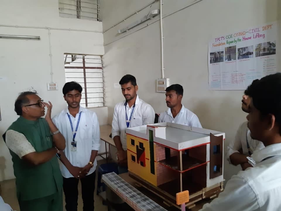 College of Engineering Osmanabad Project Exhibition photo 17