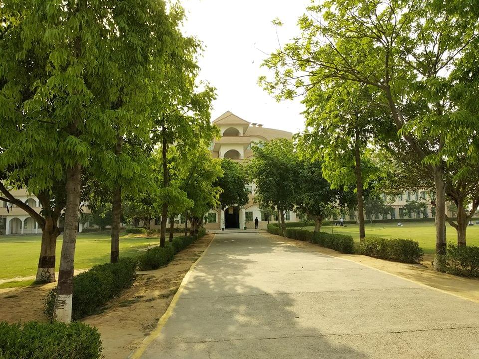 DCE Gurgaon Infrastructure photo 17