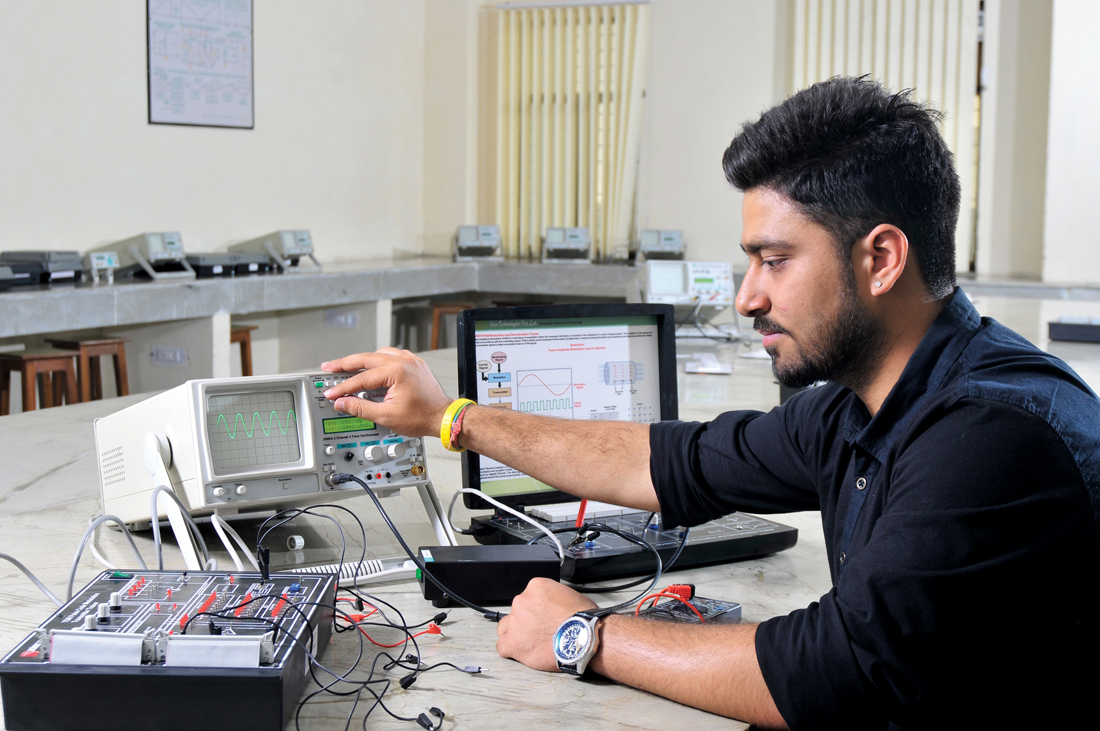 Dronacharya Group of Institutions Greater Noida Academic Building photo 11
