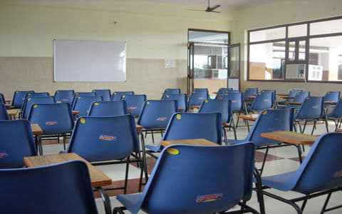 Mahatma Gandhi Institute of Pharmacy Lucknow Academic Building photo 5