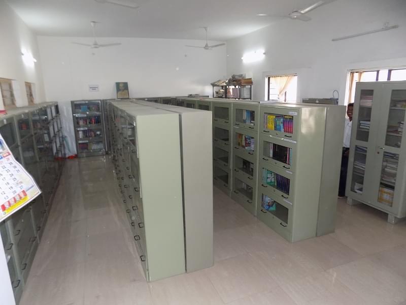 Zulekha College of Commerce Science and Technology Nagpur Library photo 1