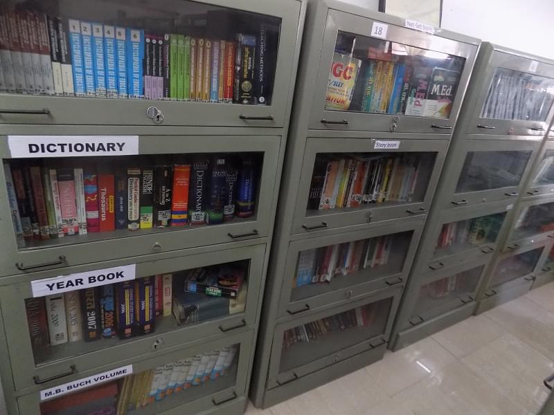 Zulekha College of Commerce Science and Technology Nagpur Library photo 2